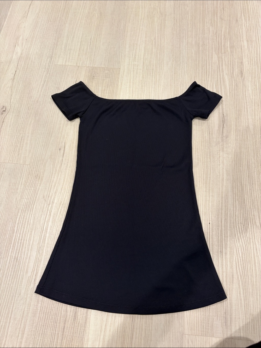 Michael Lauren women’s off the shoulder top